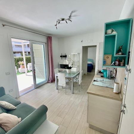 Appartamento Al Mare Con Giardino, Spiaggia E Piscina Alba Adriatica Exterior foto